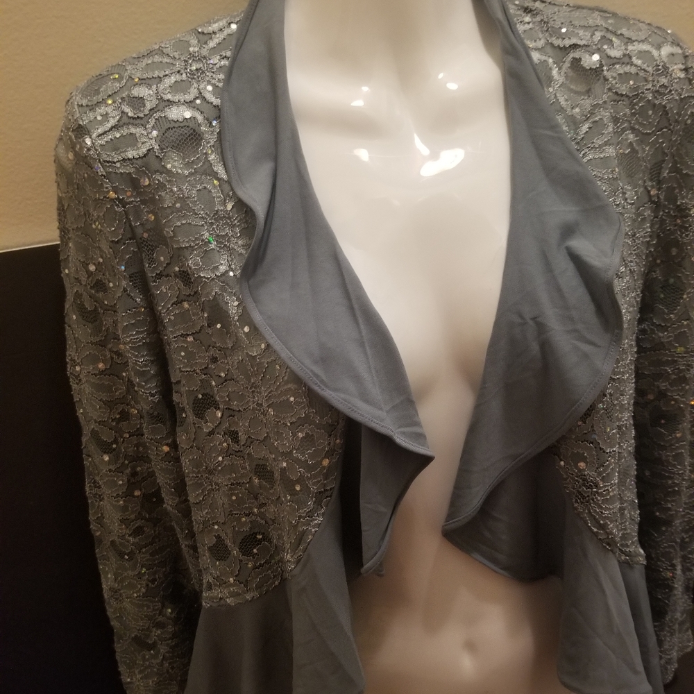 R&M RICHARD CAPE.. - Picture 2 of 7